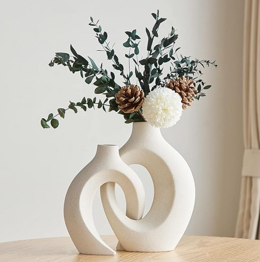Hohle Vase aus weißer Keramik